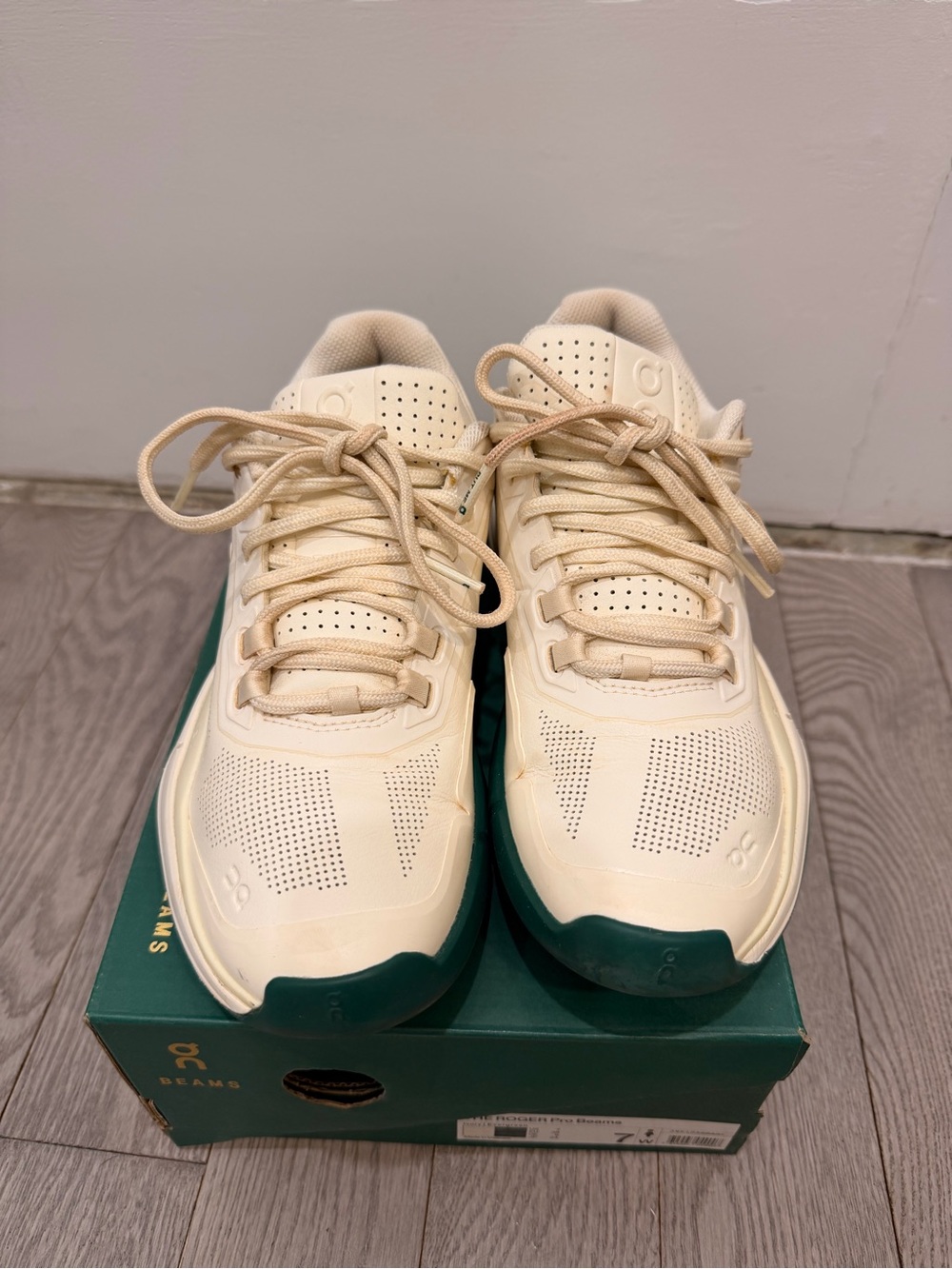 On Running Running The Roger Pro (Beams collab) Cream/Green Tennis Shoe - Picture 4 of 12